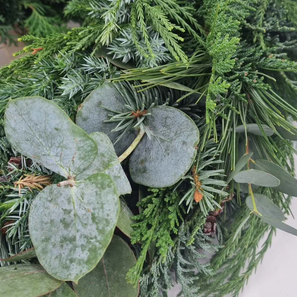 Adventskranz Premium gemischte Zweige 6-8 Sorten bläulich 40 cm - Image 3